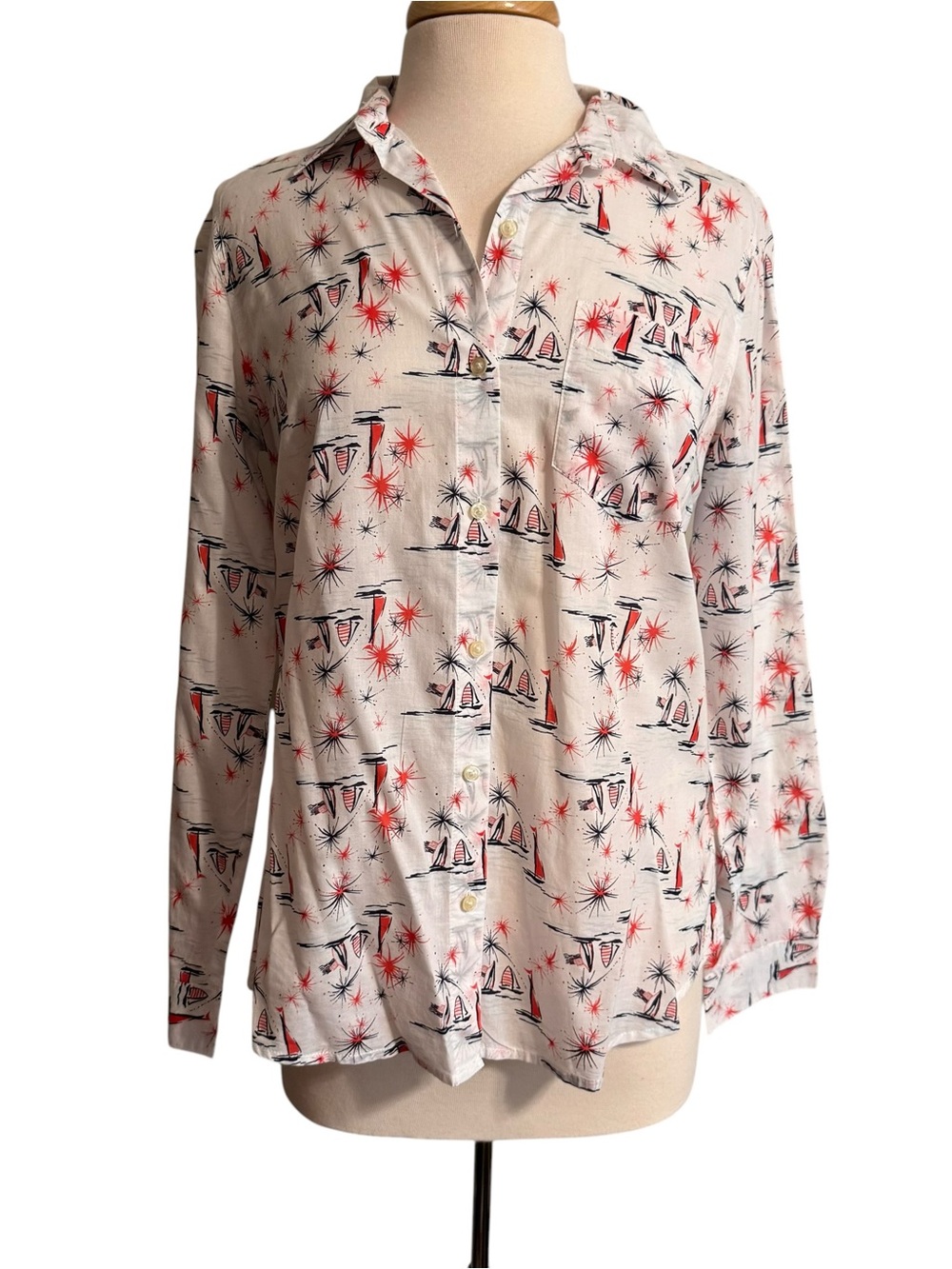 Old Navy White Button-Down Shirt with Red and Navy Nautical Sailboat Print Med